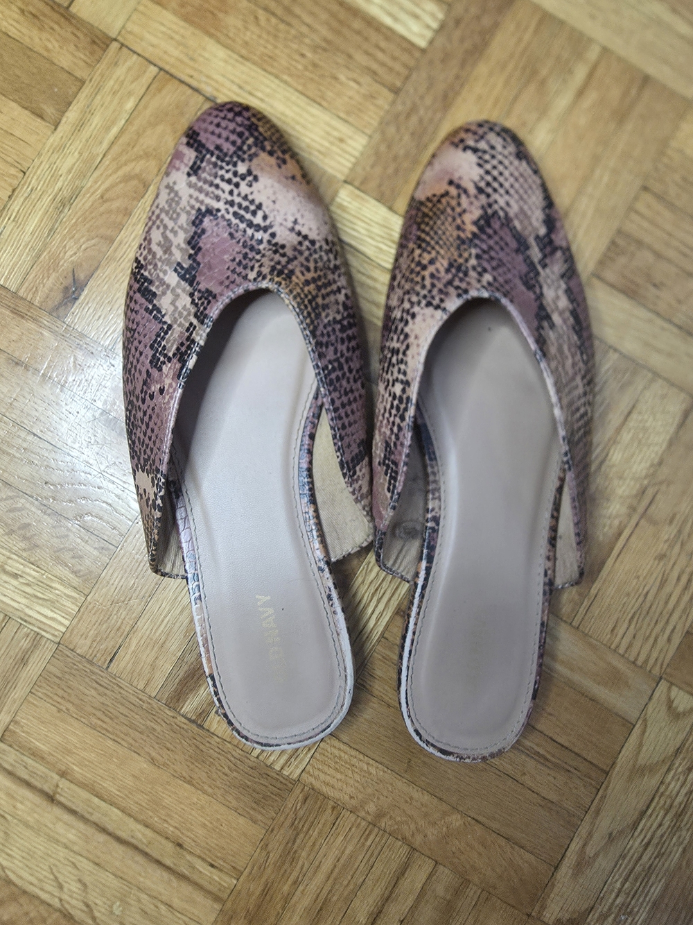 OLD NAVY Snake-Print Slide Mules in Blush Pink